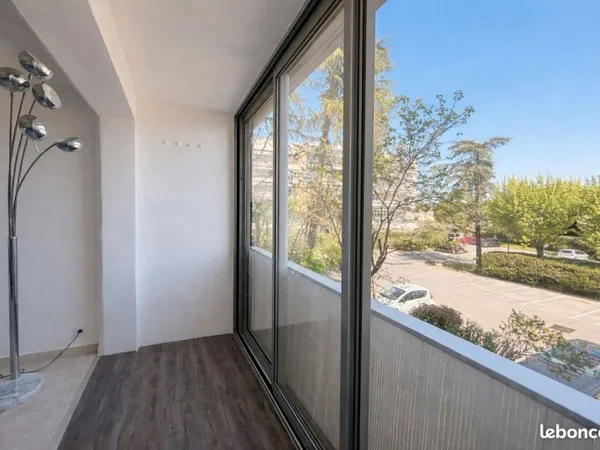 Studio 1 pièce 24 m²