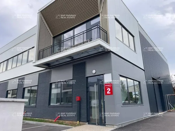 Local d'activité 529 m²