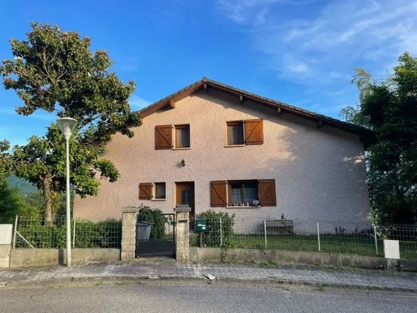 Grande maison 5 chambres 150m² + 110 m² sous-sol