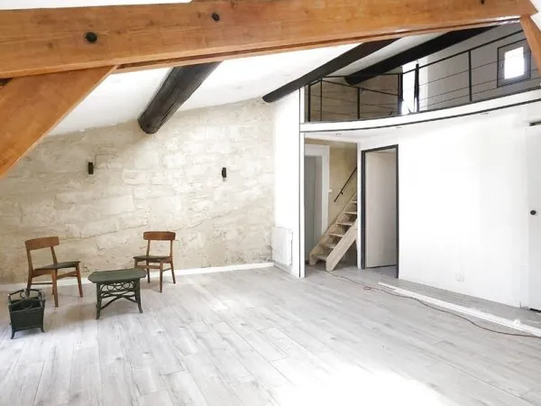 PEZENAS APPARTEMENT AVEC TERRASSE
