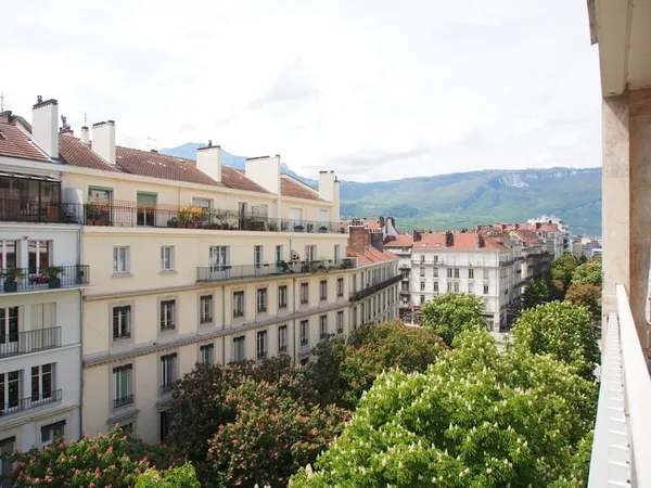 APPARTEMENT T4 de 141 m2 GRENOBLE HYPERCENTRE