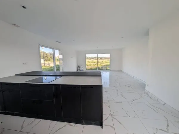 Maison de plain-pied 4 pièces 96 m²