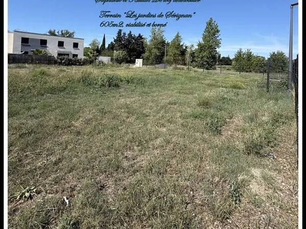 Terrain 605 m²