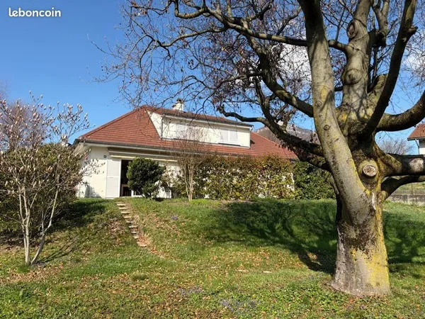 Coup de coeur à Voreppe, Villa 120 m² sur 779 m² de Terrain Prix : 409 000