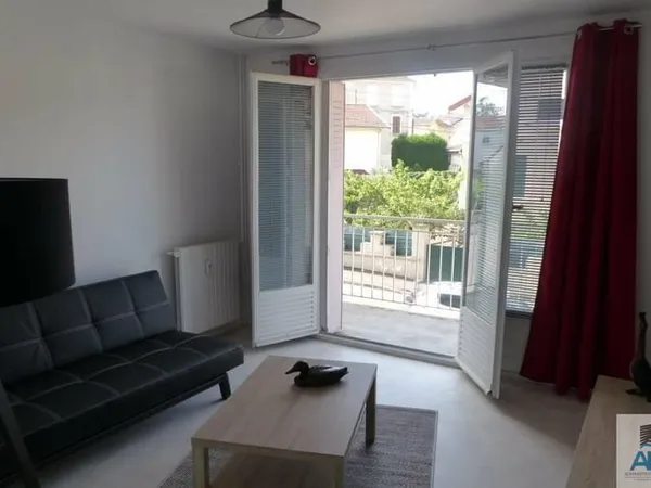 Roanne, 63 Rue Georges Plasse, Résidence 'Le Bel Air'