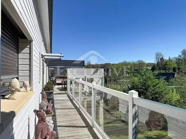 Maison 8 pièces 260 m²