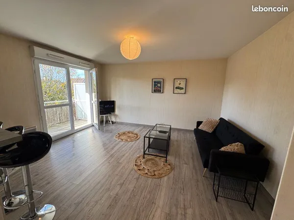 Appartement T2 + balcon + place de parking