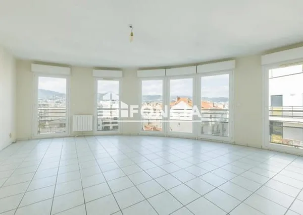 JAUDE - DUPLEX T5 121,32 M² AVEC TERRASSE, PARKING ET CAVE DANS RESIDENCE DE STANDING