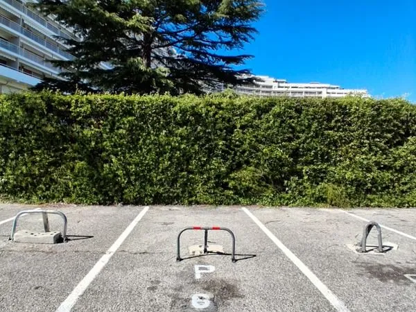 Parking et boxe Cannes marina