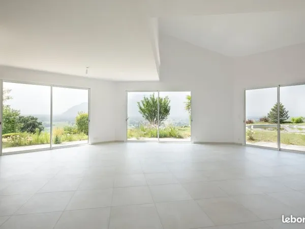 Villa d'exception - 236 m² - Parc paysager de 4 800 m² constructible - Vue panoramique & piscine + O
