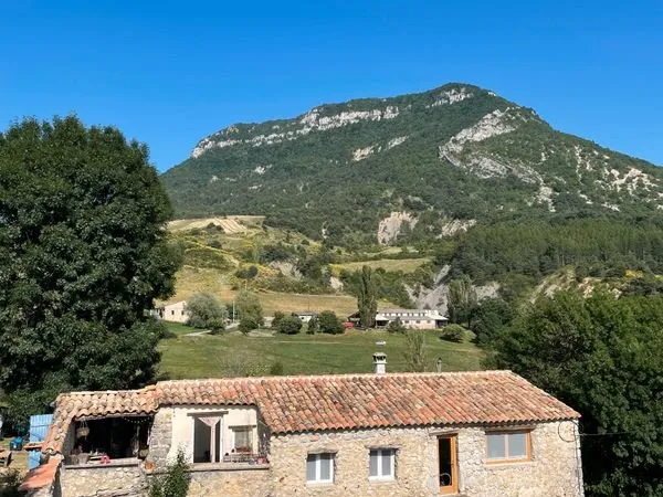 Maison en Pierre en pleine nature