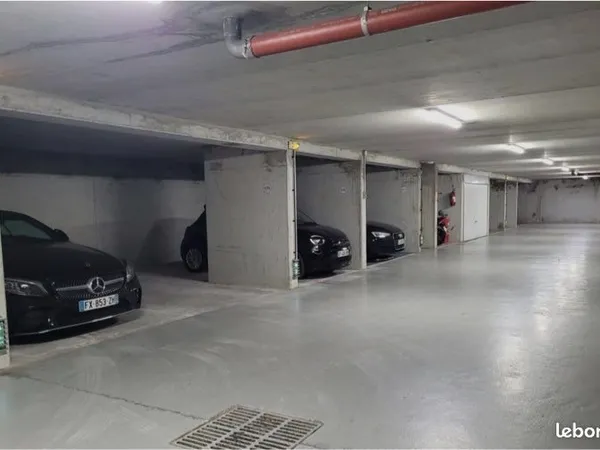 Place de parking en location Perreux sur Marne frontière Nogent sur Marne et Fontenay sous bois