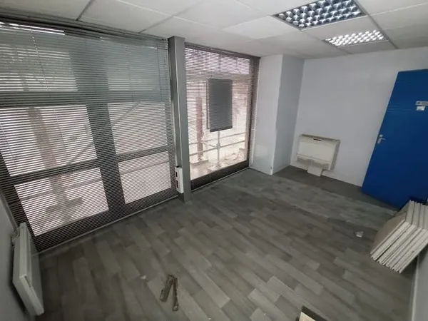 Bureaux 3 pièces 161 m²