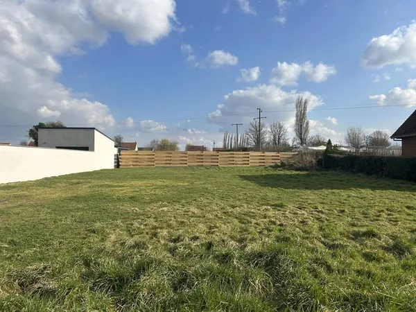 Arrière-pays, au calme,terrain d'une superficie de 3 917 m2 dont 1 000 m2 à préciser de constructibl