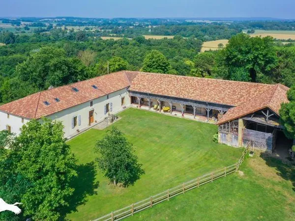 Maison 9 pièces 284 m²