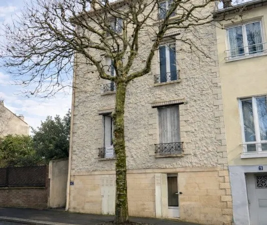 Bâtiment 197 m²