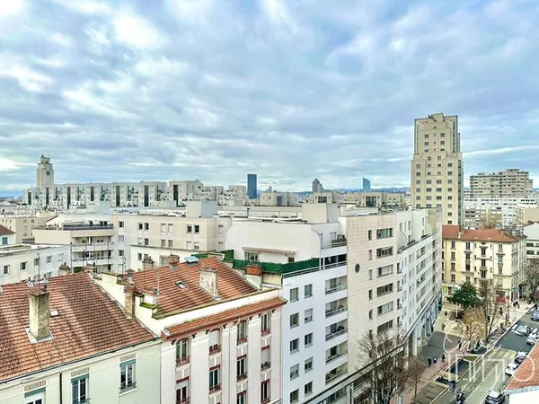 Gratte-Ciel - T4 /T5 de 85m² avec balcon, parking et cave