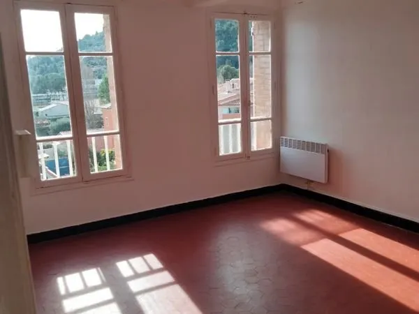 Vente F3 sur Sollies Pont