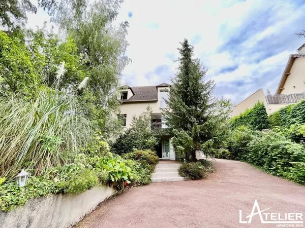 Belle maison familiale - quartier Lycée Notre-Dame