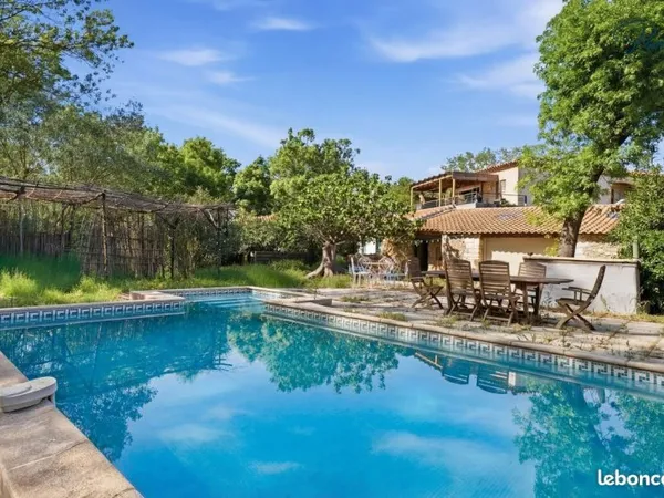 Propriété 10 pièces 300 m²