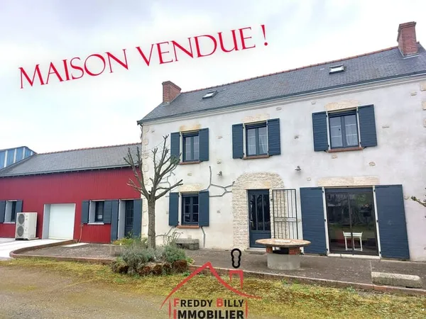Maison de caractère rénovée - 4 ch + bureau - grand garage /