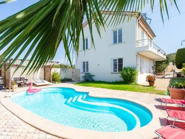 Nice Ouest - Villa meublé A deux pas du château de crémât