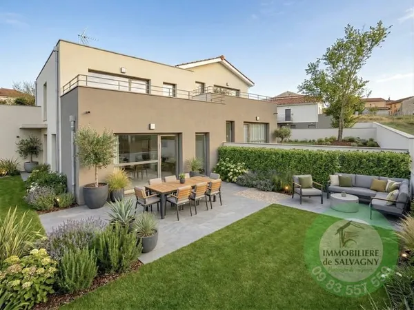 A vendre appartement 3 pièces en rez-de-jardin avec terrasse