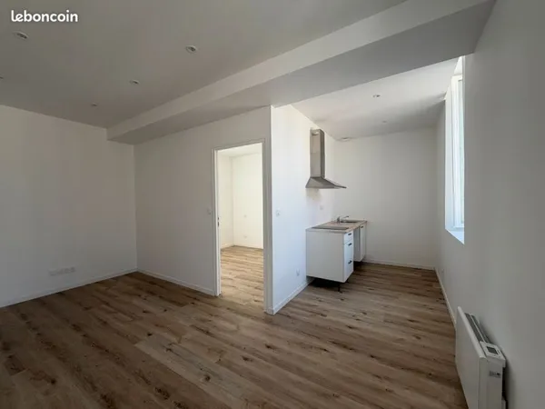 Appartement rénové lumineux 2 chambres