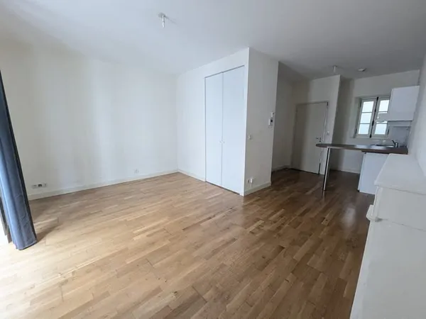 Grand studio T1 _ 30m2 _ Centre Ville NANTES