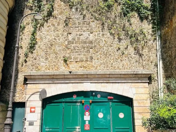 Parking/box 11 m² PARIS