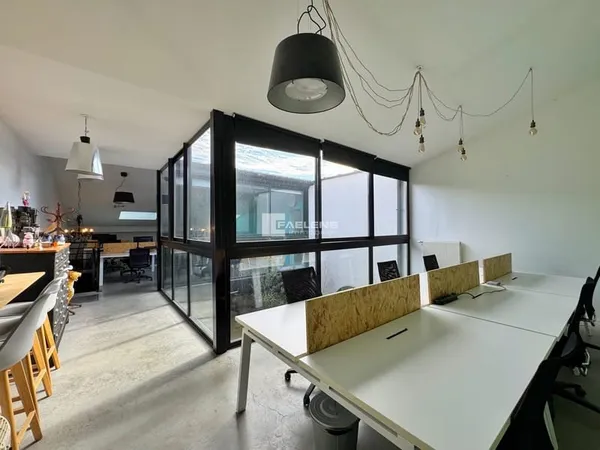 Bureaux 210 m²