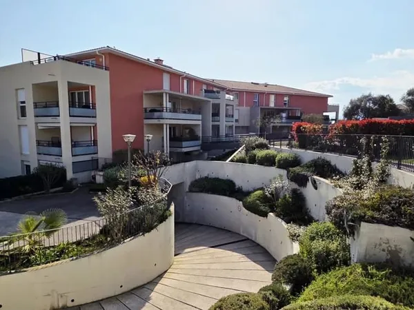 Bel F3 dans résidence sécurisée avec piscine
