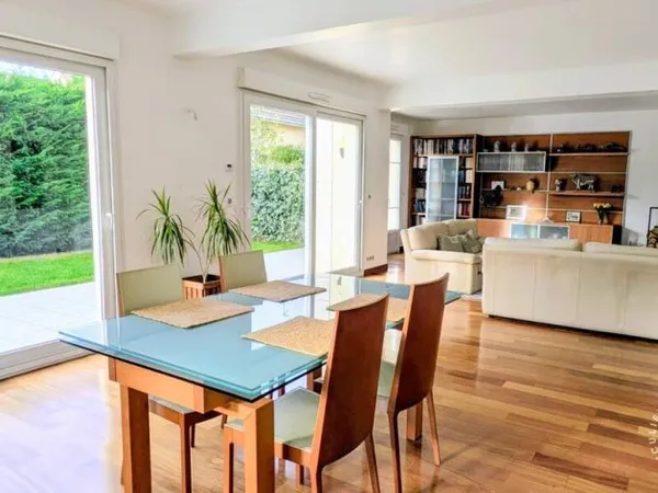 Maison 7 pièces 204 m²