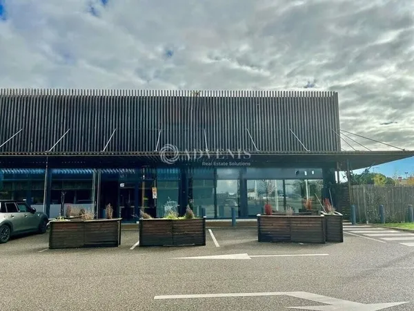Local commercial 443 m²