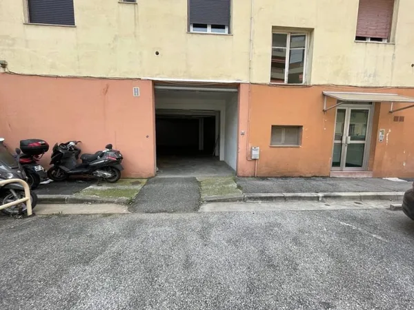 Local commercial 264 m²