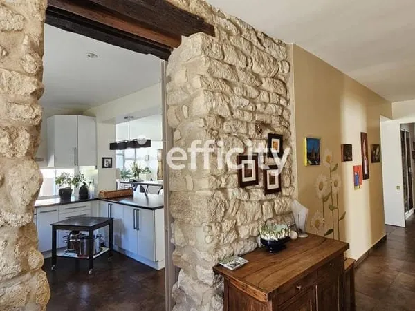 Maison 11 pièces 280 m²