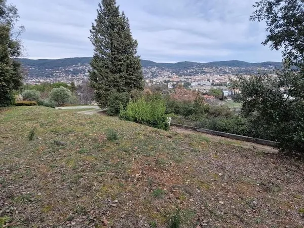 Terrain 1224 m²