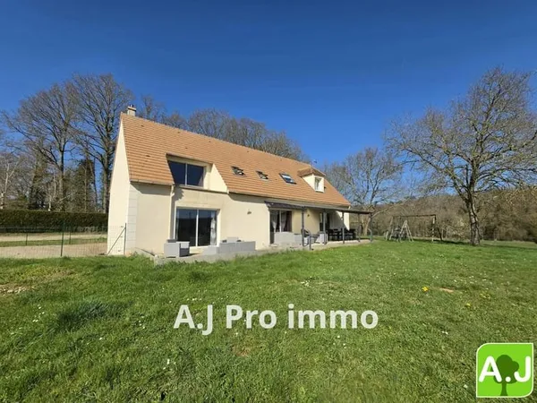 Maison de 260m², 6 chambres sur sous-sol de 172m²