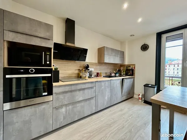 APPARTEMENT, 1 chambre avec GARAGE, Cave et Grenier
