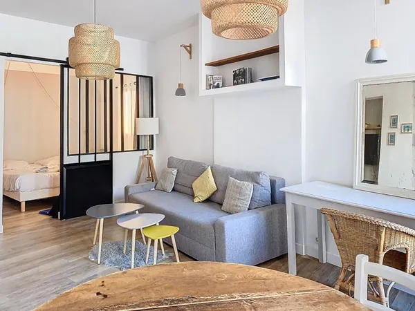 Appartement Toulon T1 Bis de 36.70 m² Place Louis Blanc vue ...