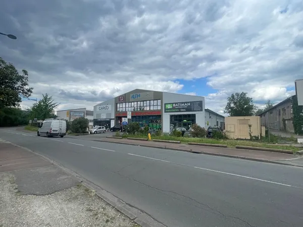 Entrepôt / Local industriel à LOUER