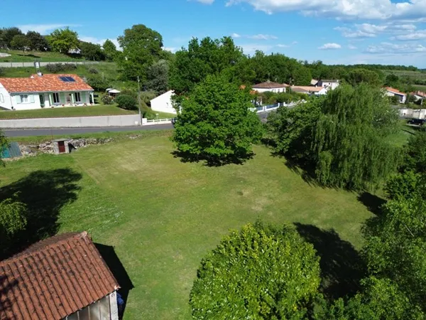 Terrain 900 m²
