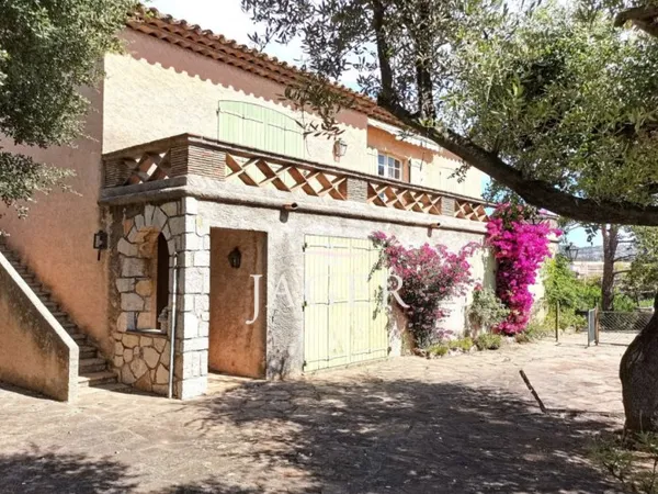 Centre-ville Sainte-Maxime - Maison à 100 m de la mer