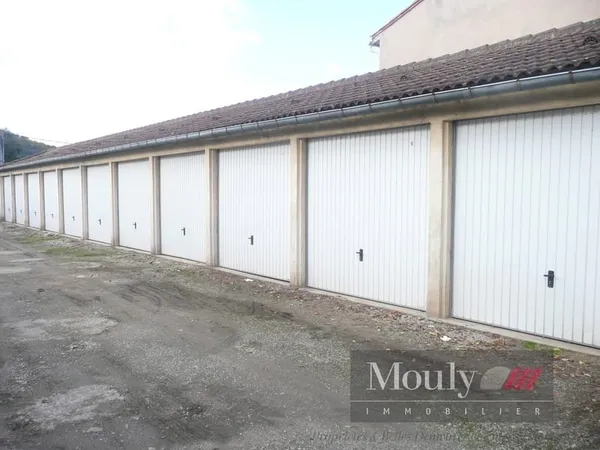 GARAGE FERME EN CENTRE VILLE