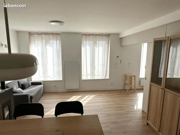 F2 40,5 m2 luxueux, équipement complet, avec espace modulable