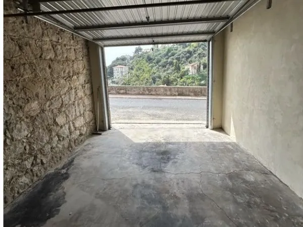 Parking/box Menton