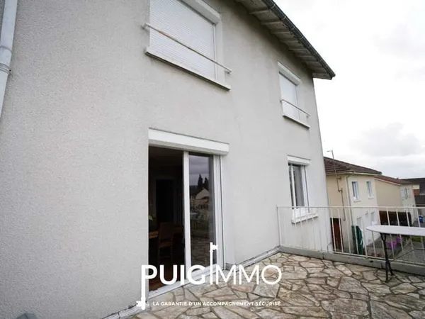 Maison 154m2, 5 chambres avec terrain et garage.