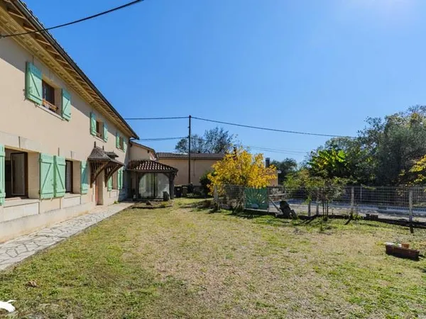 Maison en pierre de 3 pièces principales