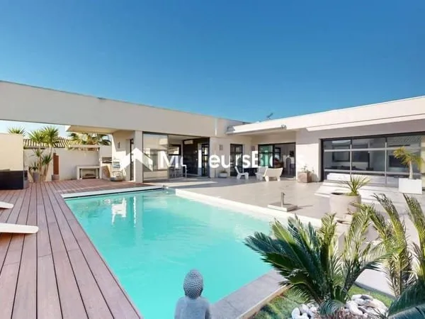 Villa 5 pièces 200 m²
