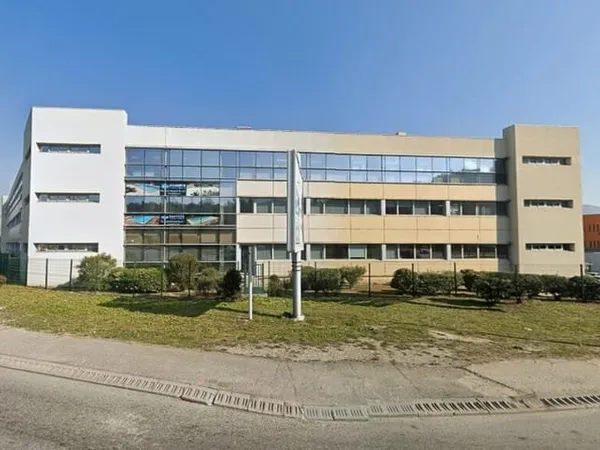 VENTE BUREAU 460 M2 À AUBAGNE